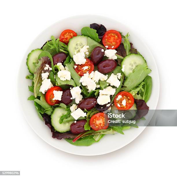 Photo libre de droit de Une Salade Grecque Path banque d'images et plus d'images libres de droit de Salade composée - Salade composée, Objet ou sujet détouré, Salade grecque