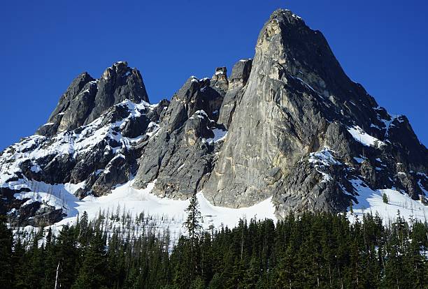 Liberty Bell Northern Washington's Cascade Range. liberty bell mountain stock pictures, royalty-free photos & images