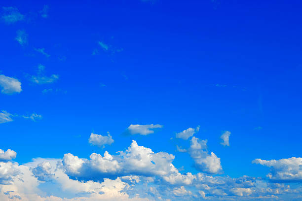 雲の青い空(コピースペース付き） - sky only pattern arrangement nature ストックフォトと画像