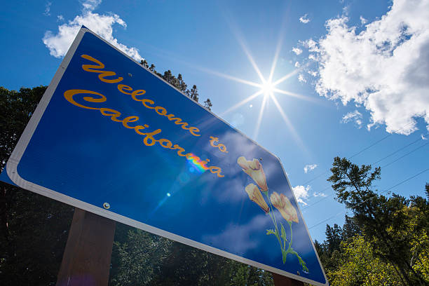istock Welcome to California Sign 530001510