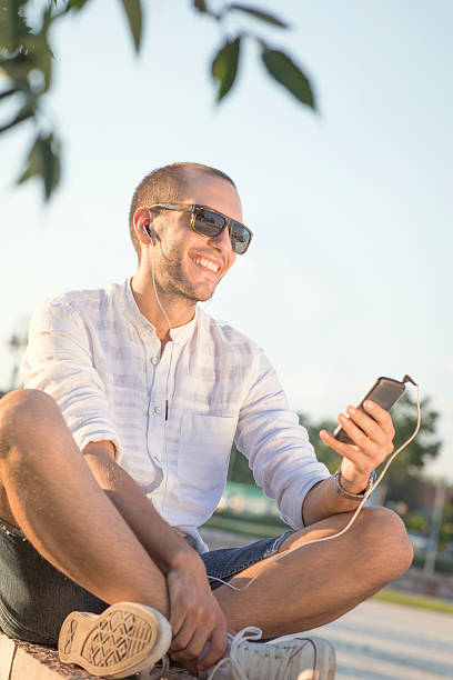 istock Enjoyment  the music on smart phone 530008093