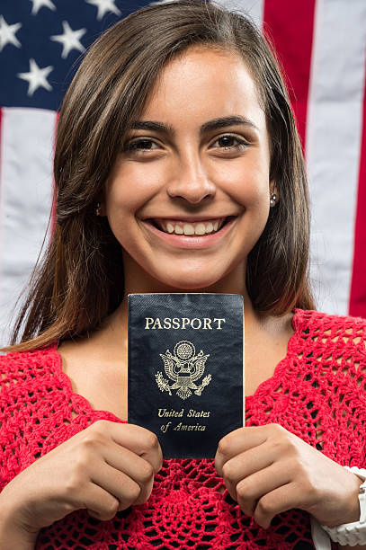 a sonhadora - passport usa american culture front view imagens e fotografias de stock