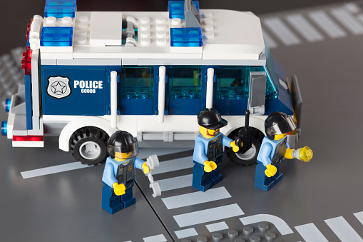 komedie bøn tennis Lego Police Van With Policemen Stock Photo - Download Image Now - Police  Force, City, Adult - iStock