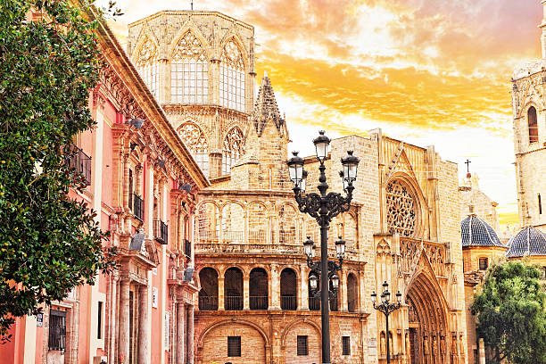 istock Square of Saint Mary's and Valencia  Cathedral 530119523