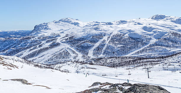 Norwegian ski slopes View of Mount Totten and ski slopes in Hemsedal, Norway østfold stock pictures, royalty-free photos & images