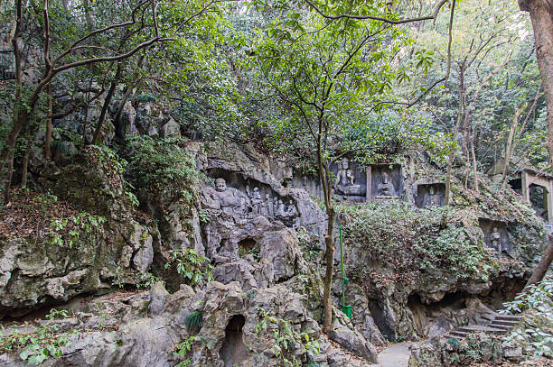 istock Feilai Feng stone carvings, Lingyin temple 530181405
