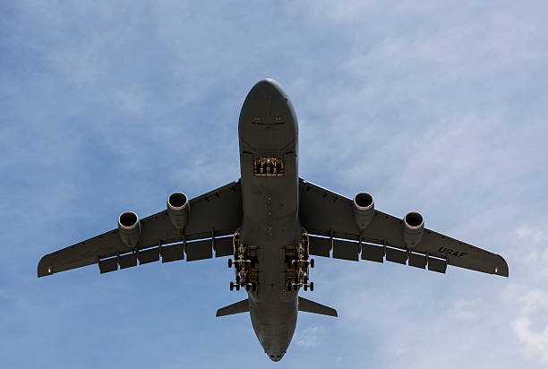 c - 5 galaxy - military airplane c 5 military airplane foto e immagini stock