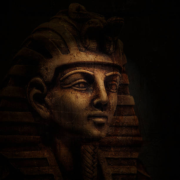 istock Stone pharaoh tutankhamen mask 530211050