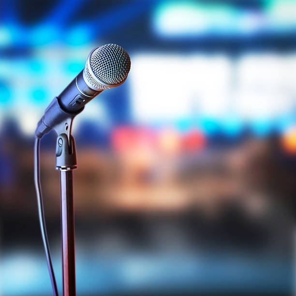 istock Hand of the singer 530236159