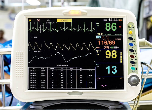 ecg messgerät - human heart surveillance computer monitor pulse trace stock-fotos und bilder