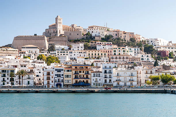 のエイビッサのスペイン、イビサ島の首都 - イビサタウン ストックフォトと画像