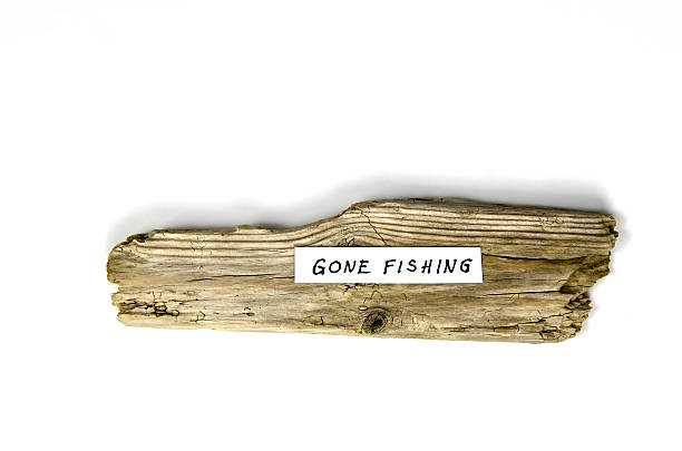 gone знак рыбалка - fishing absence sign wood стоковые фото и изображения