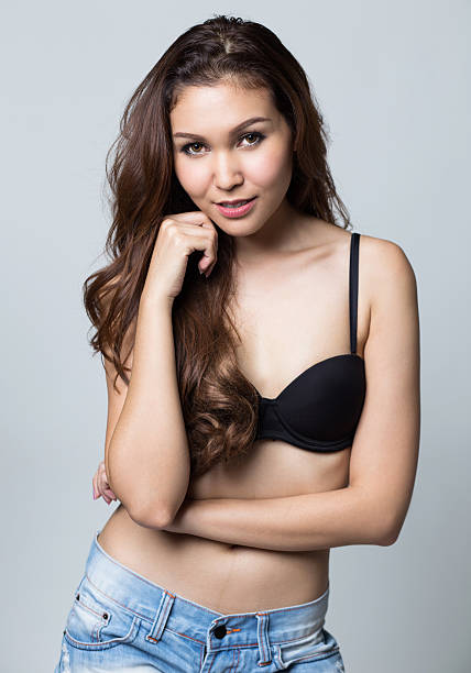 istock Sexy girl 530302795