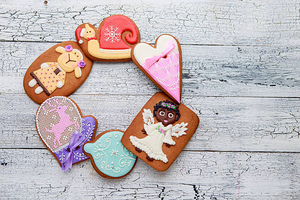 istock Christmas cookies 530302831
