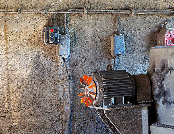 istock Old electric motor in abandoned factory 530311949