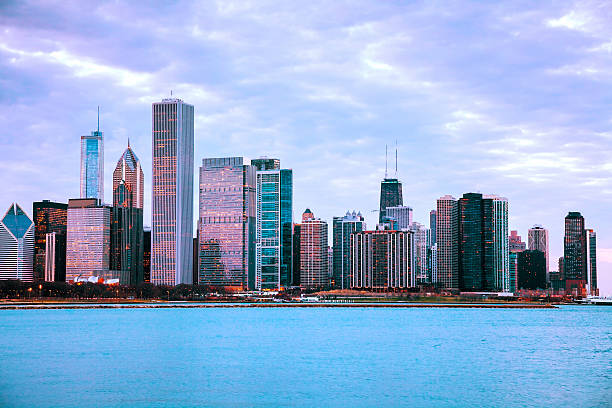 istock Chicago downtown cityscape 530313365