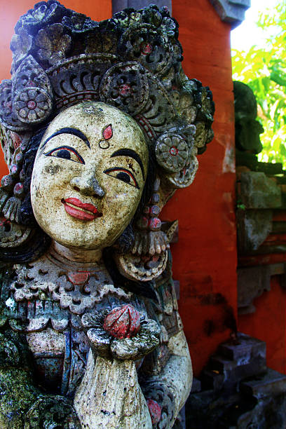 istock Bali Traditional Woman Dancer Statue 530313839