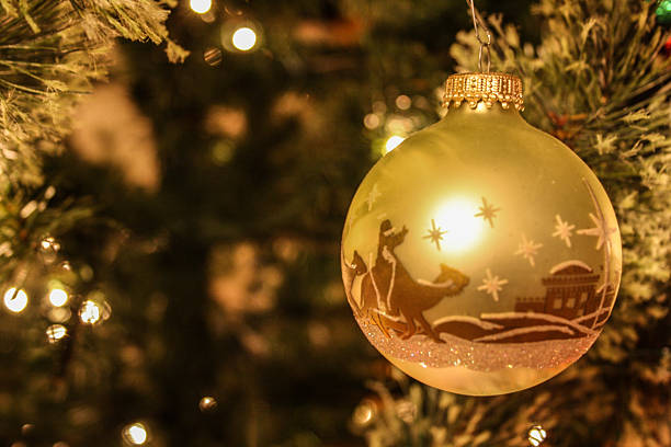 istock Gold Christmas Ornament 530323871