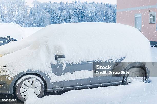 Cars Under Snow Stock Photo - Download Image Now - Accidents and Disasters, Below, Blizzard