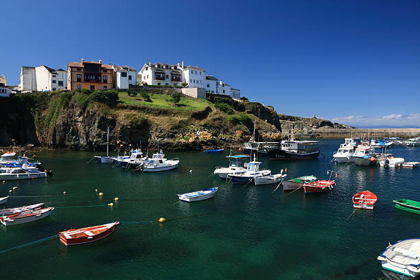 istock Pueblo_Pesquero 530418814