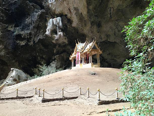 nakhon cave phraya, tailândia - phraya nakhon cave imagens e fotografias de stock