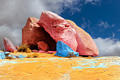 big-farbiger-steine-lila-rosa-braun-blau-marokko-afrika.jpg?b=1&s=170x170&k=20&c=Mr7JAHFH11zzzwmq7ARYhSGUk1_t4CGAdEWsLJ_yfUQ=