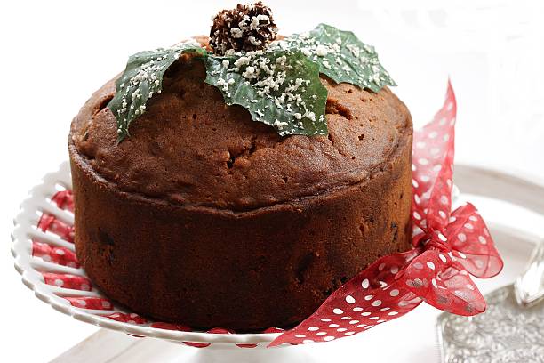 natale caramello dolce - fruitcake christmas cake cake raisin foto e immagini stock