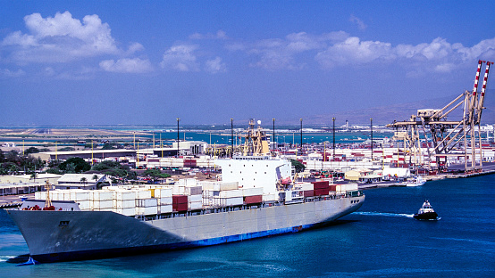 USA, Hawaii, Oahu, container ship in Honolulu Harbour