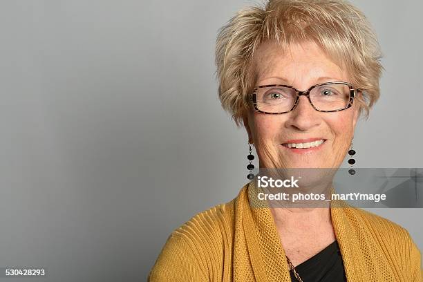 Schöne Alte Frau Stockfoto und mehr Bilder von 65-69 Jahre - 65-69 Jahre, Frauen, Seniorinnen