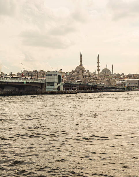 istock Yeni Cami the New Mosque, Istanbul Turkey 530435649