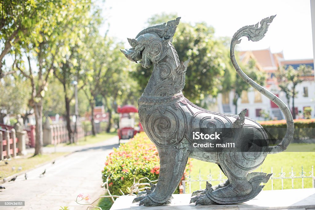 ライオンのワットベンチャマボピット、バンコク、タイ - タイ文化のロイヤリティフリーストックフォト