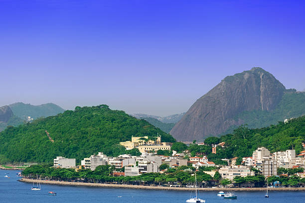 ウルカ地区 - rio de janeiro guanabara bay residential structure urca ストックフォトと画像