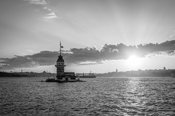 tour de léandre à istanbul, turquie - istanbul üsküdar maidens tower tower photos et images de collection