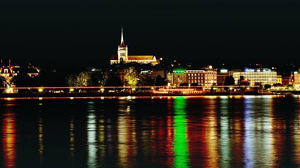 lago de genebra na diária - geneva switzerland night city - fotografias e filmes do acervo