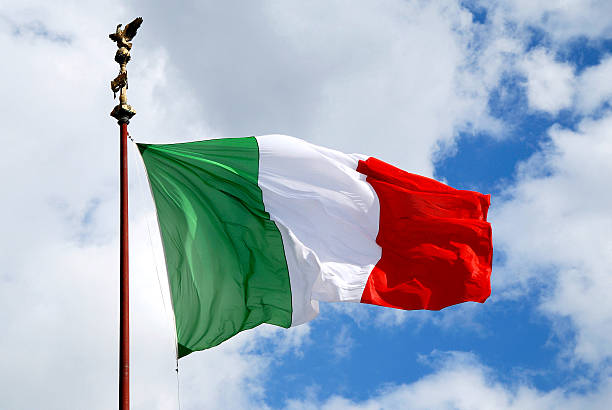 national flag of italy - i̇talya bayrağı stok fotoğraflar ve resimler