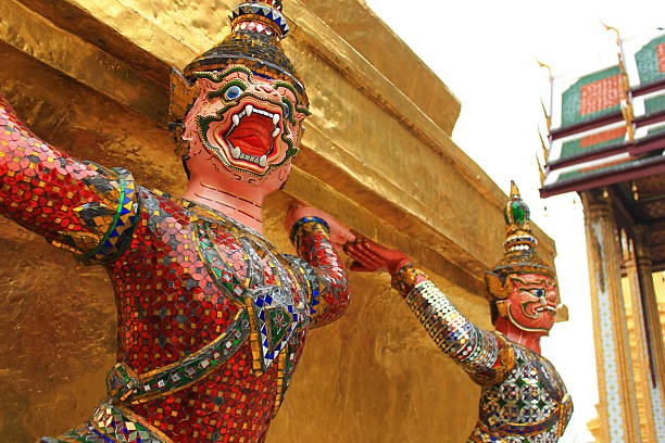 istock Giant Statue in Grand Palace 530477779