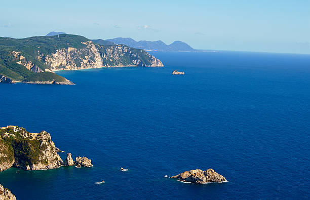 istock view to peninsula and bay 530495551