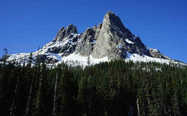 Liberty Bell Mountain Northern Washington's Cascade Range. liberty bell mountain stock pictures, royalty-free photos & images