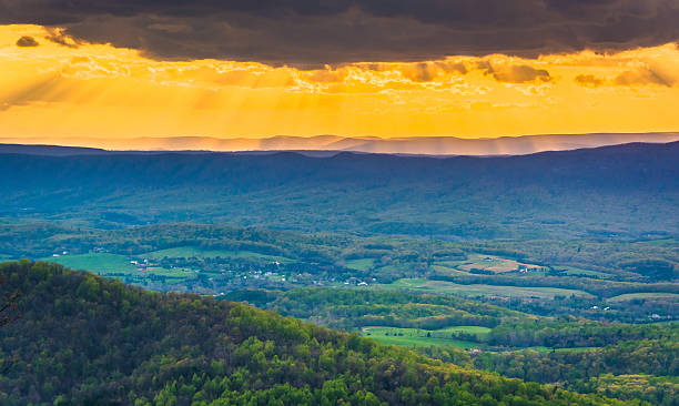 istock Sunset over the Shenandoah Valley from Skyline Drive in Shenando 530516957