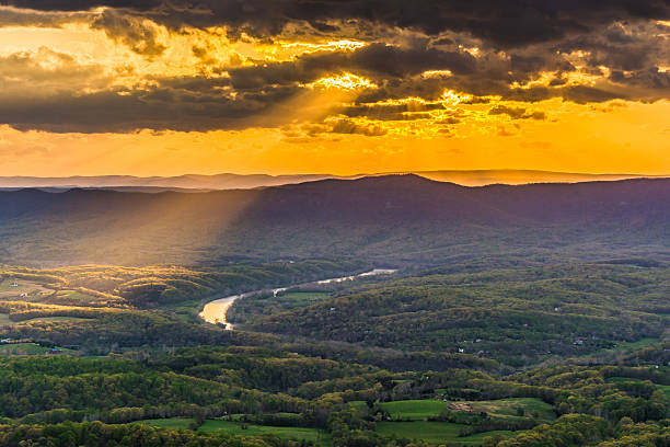 istock Sunset over the Shenandoah Valley from Skyline Drive in Shenando 530516969