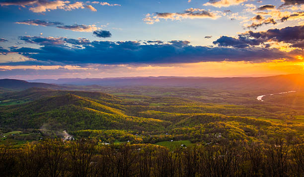 istock Sunset over the Shenandoah Valley from Skyline Drive in Shenando 530517469