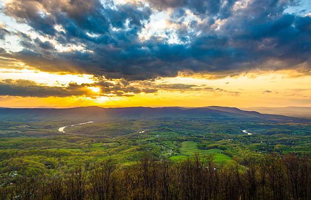 istock Sunset over the Shenandoah Valley from Skyline Drive in Shenando 530517711