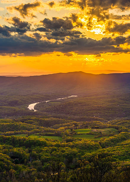 istock Sunset over the Shenandoah Valley from Skyline Drive in Shenando 530518141
