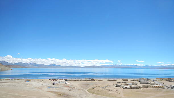 istock Beautiful lake Manasarovar 530518869