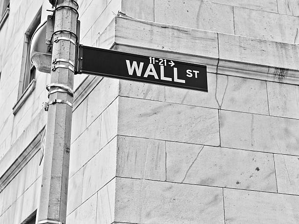 istock Wall Street road sign 530536925