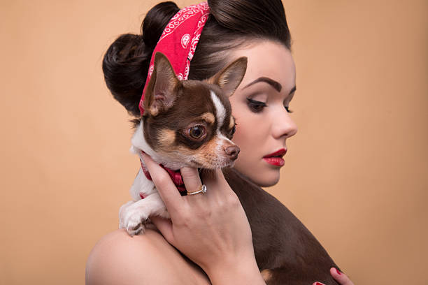 istock Pretty brunette  girl in retro style 530537103
