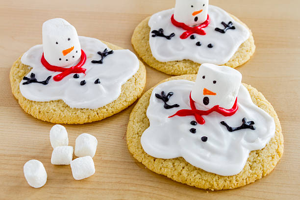 istock Melting Snowmen Decorated Sugar Cookies 530551897
