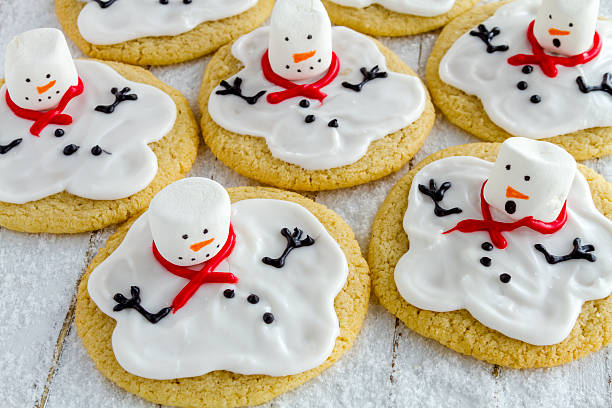 istock Melting Snowmen Decorated Sugar Cookies 530556117