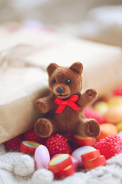 istock Toy bears and gift box 530562107