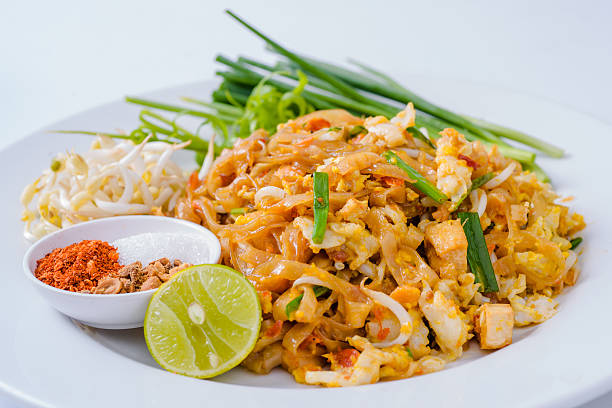 Tailândia Tailândia alimentos fritos populares com estrangeiros no whi - fotografia de stock